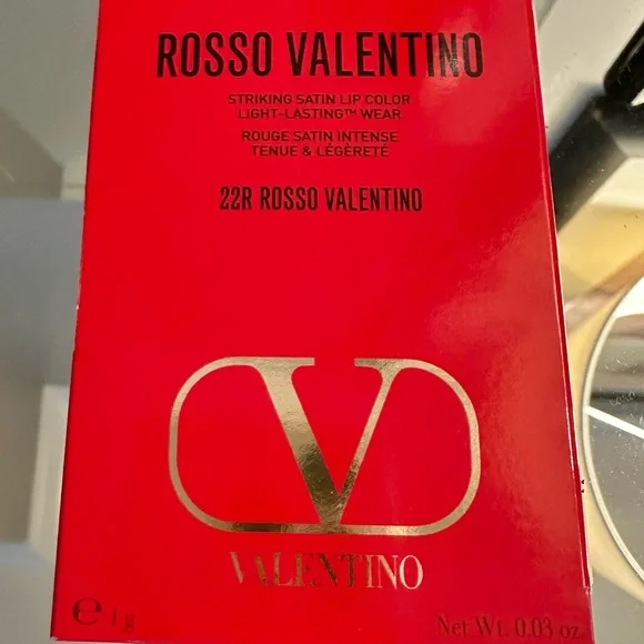2/$12 * New Valentino 22R Lipstick Mini - Picture 2 of 6